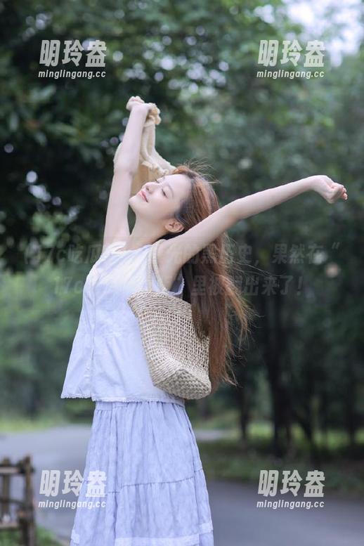 从未曝光的黑历史，果然在“17c吃瓜苹果版”里被翻出来了！