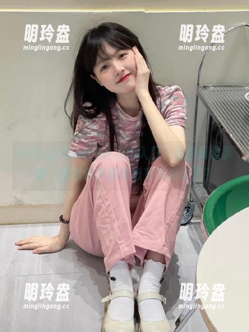 51cg 51cg10.fun入口:看热闹没事做,但我似乎被卷进室内派对了?