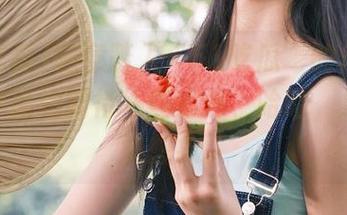 随意踏入“51吃瓜”的传送门,心中隐约期待一些意外,哈哈,果然不如想象。
