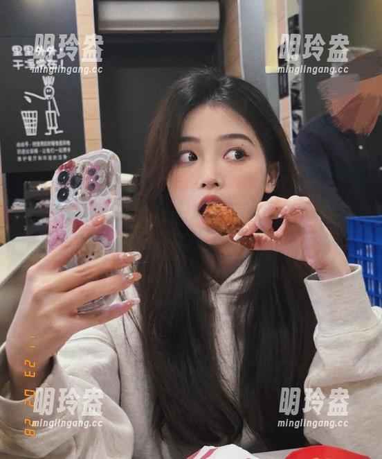 51吃瓜权威推荐：永久网址里面夹带的香气……