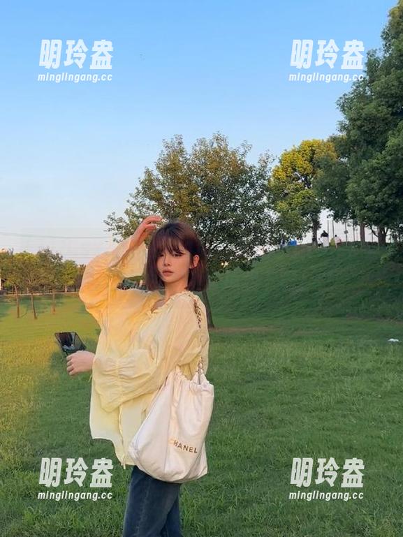 718.sx 一打开网页,竟然被718.sx里的瓜圈住了,惊掉我下巴!