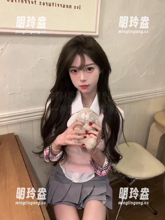 听说“718黑瓜吃料”把吃瓜变成了一种艺术…可你得先下载才能欣赏！