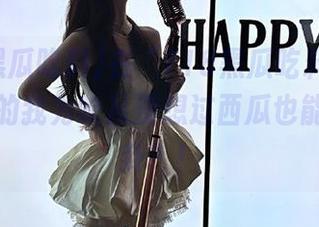 在“718黑瓜吃料”网页,牙痛的我为啥从没想过西瓜也能变成八卦?!