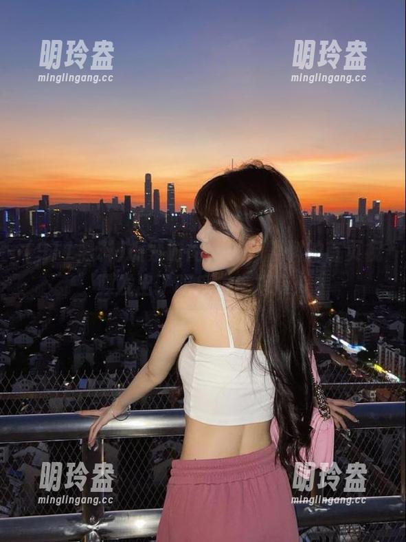抓紧时间，911黑料的首页视频发出了吃瓜求生指南！