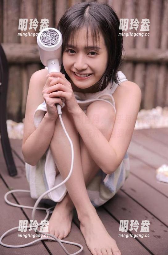 91吃瓜 在91吃瓜官网,似乎每一条资源都在暗示我也许该重新审视我的审美…