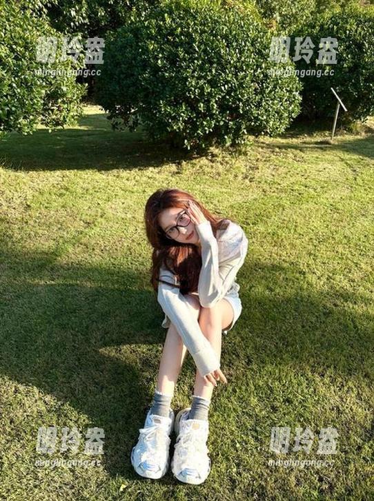 想问“91吃瓜网苹果版”的后台，是不是藏着一群瓜贩子，推荐的瓜一波比一波新！
