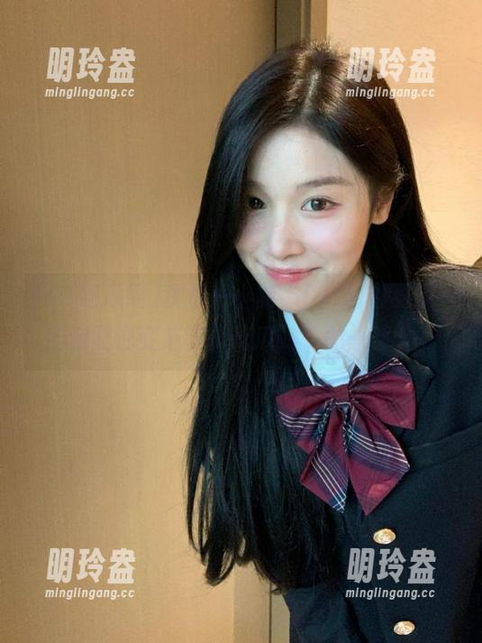 91吃瓜网 观看一小时“91吃瓜网”,仿佛我也变成了“吃瓜站”的一部分。
