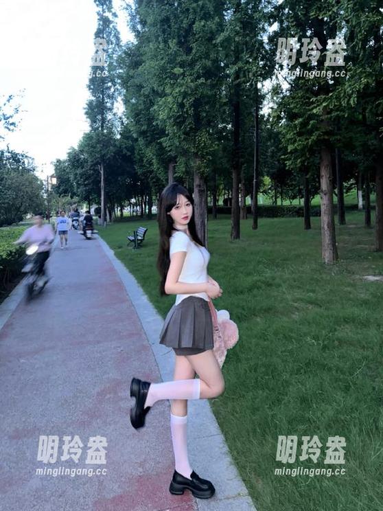 五一吃瓜 被五一吃瓜导航耍了?没关系,官网网页版可耐心带你逃离狗血!