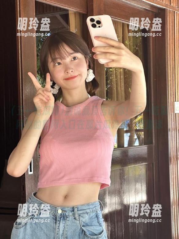 五一吃瓜网 别说我没告诉你!五一吃瓜网站的官网入口在那片瓜海里,在游泳