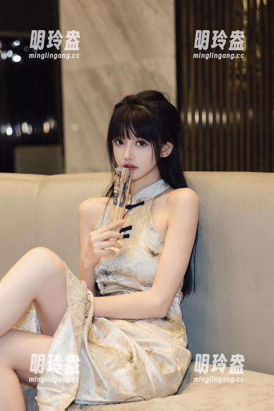 今日吃瓜51网页的娜娜，发了条微博，我的心瞬间炸了！