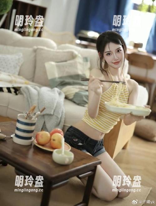 网址看“吃瓜51”，往期回放中的真实剧情，这波回忆有点尴尬