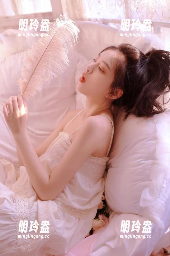 吃瓜不打烊，在线等你来，黑料快来补刀！