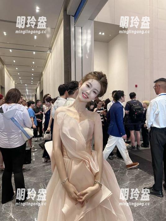吃瓜天堂 在吃瓜天堂,和我一起寻找那一颗永久的甜瓜吧!