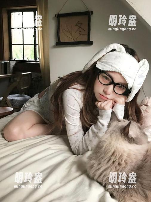 吃瓜网 吃瓜网新更新:瓜田李下,大家准备好接受超大号的瓜了吗?