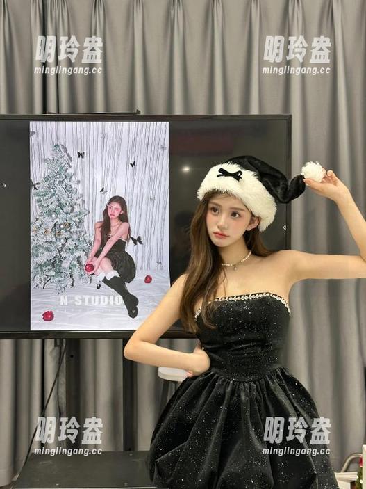 吃瓜网 当你在“吃瓜网”app上看到链接,你会不会忍不住想:“这一点都不‘吃’闪哦?”