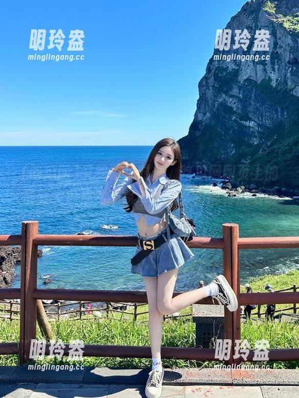 吃瓜网 又到吃瓜时刻,吃瓜网网页上的最新大瓜果然不简单,怎么看都有点意思!