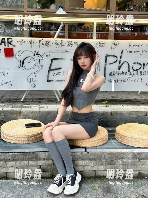 吃瓜网网站：热门大瓜，虽然只是八卦，却让日子如波动的果汁般甜蜜！