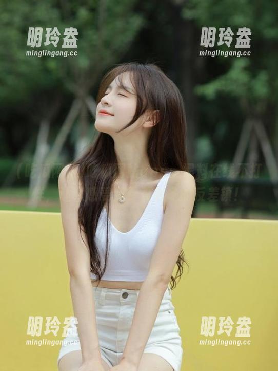 吃瓜网站app：黑料在线不打烊，让人感受到春夏秋冬的反差镇！