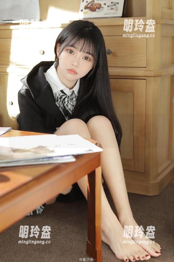从“明星黑料”发布的这些热搜，感觉今天的瓜比吃的还香！