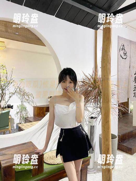 海角吃瓜 惊呆!你见过海角吃瓜首页上被黑料刷屏的场面吗?