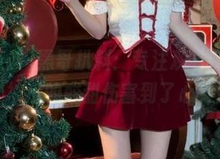 黑哥扒料:专注观看中,不小心被瓜的酸甜伤害到了心灵!