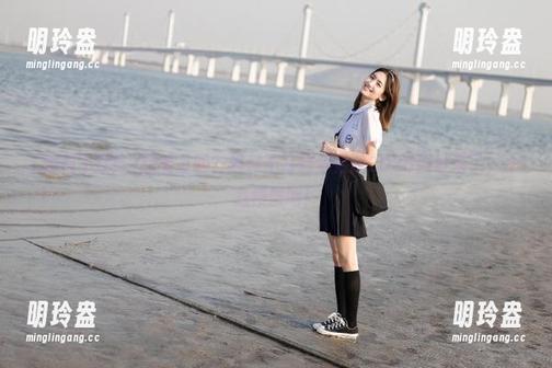 想看丑闻？黑料不打烊苹果版2025网址来了，不急慢慢咽！