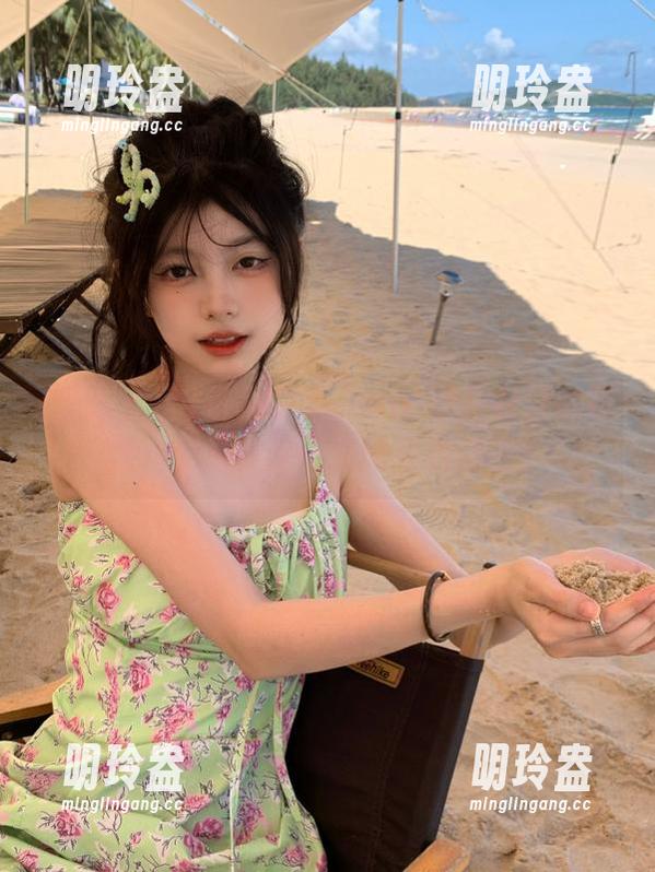拼命刷新www.黑料社区的链接，像是在赌明天的点滴精彩！