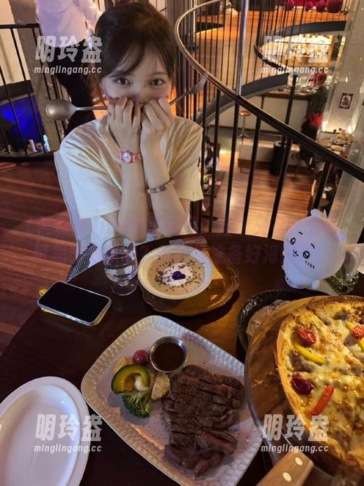 ios版黑料网：这次又有什么不可思议的瓜啊？我已经准备好海报了！